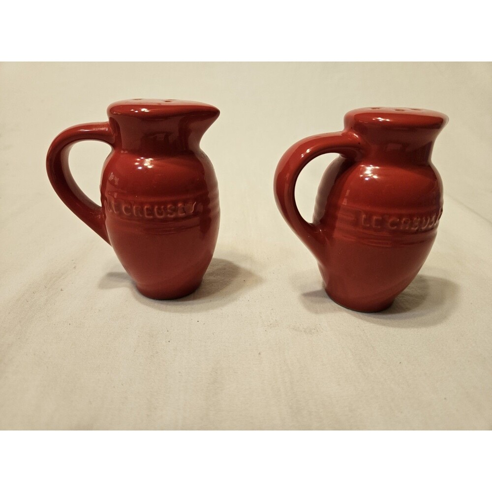 Set of 2 Le Creuset RED Ombre 3" T Salt & Pepper Shakers Jug Farmhouse Pitcher